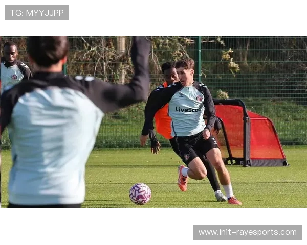 桑德兰定位球防守稳固,将考验阿森纳破密防能力 桑德兰定位球防守稳固,将考验阿森纳破密防能力