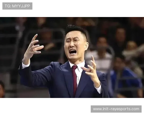 杜锋临场指挥经验获赞,广东年轻球员加练备战显职业态度 杜锋临场指挥经验获赞,广东年轻球员加练备战显职业态度